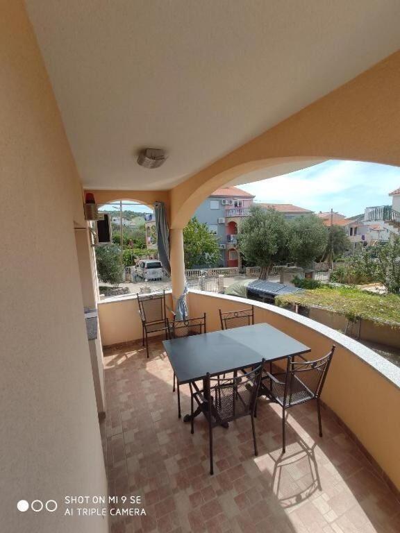 Apartments Antonija - Fitness Vinišće Exteriör bild
