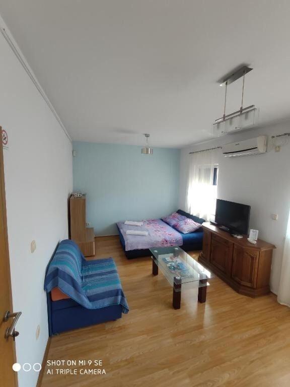 Apartments Antonija - Fitness Vinišće Exteriör bild