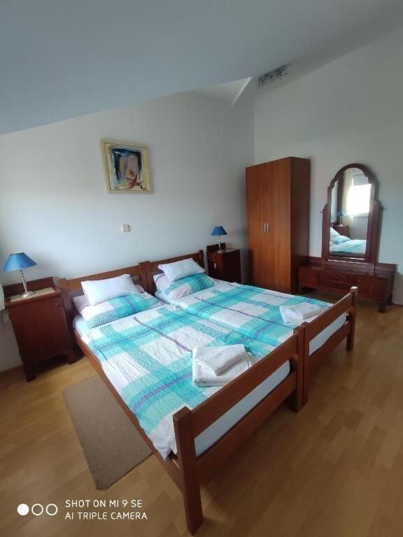 Apartments Antonija - Fitness Vinišće Exteriör bild