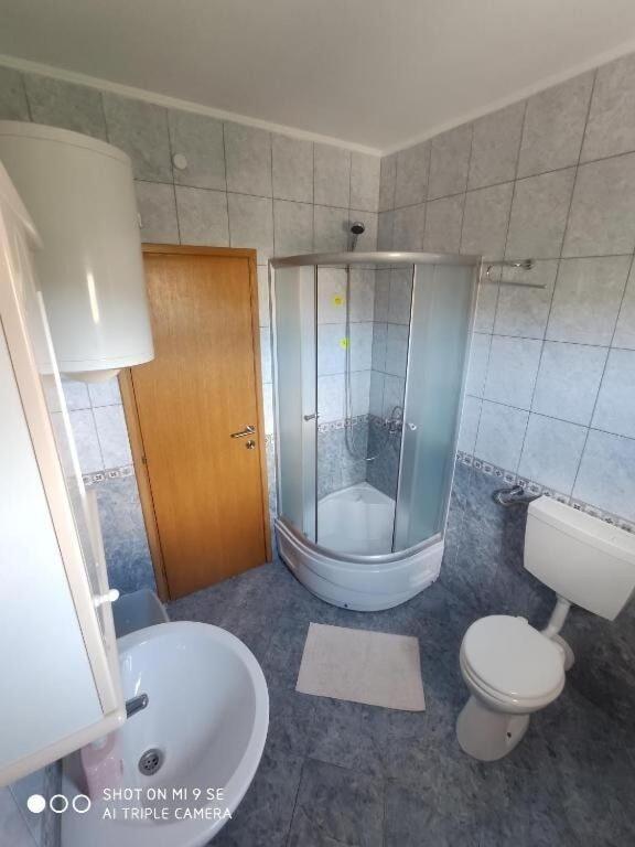 Apartments Antonija - Fitness Vinišće Exteriör bild