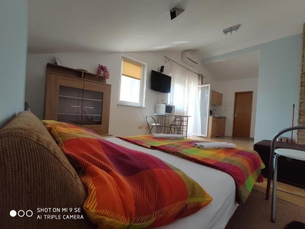 Apartments Antonija - Fitness Vinišće Exteriör bild